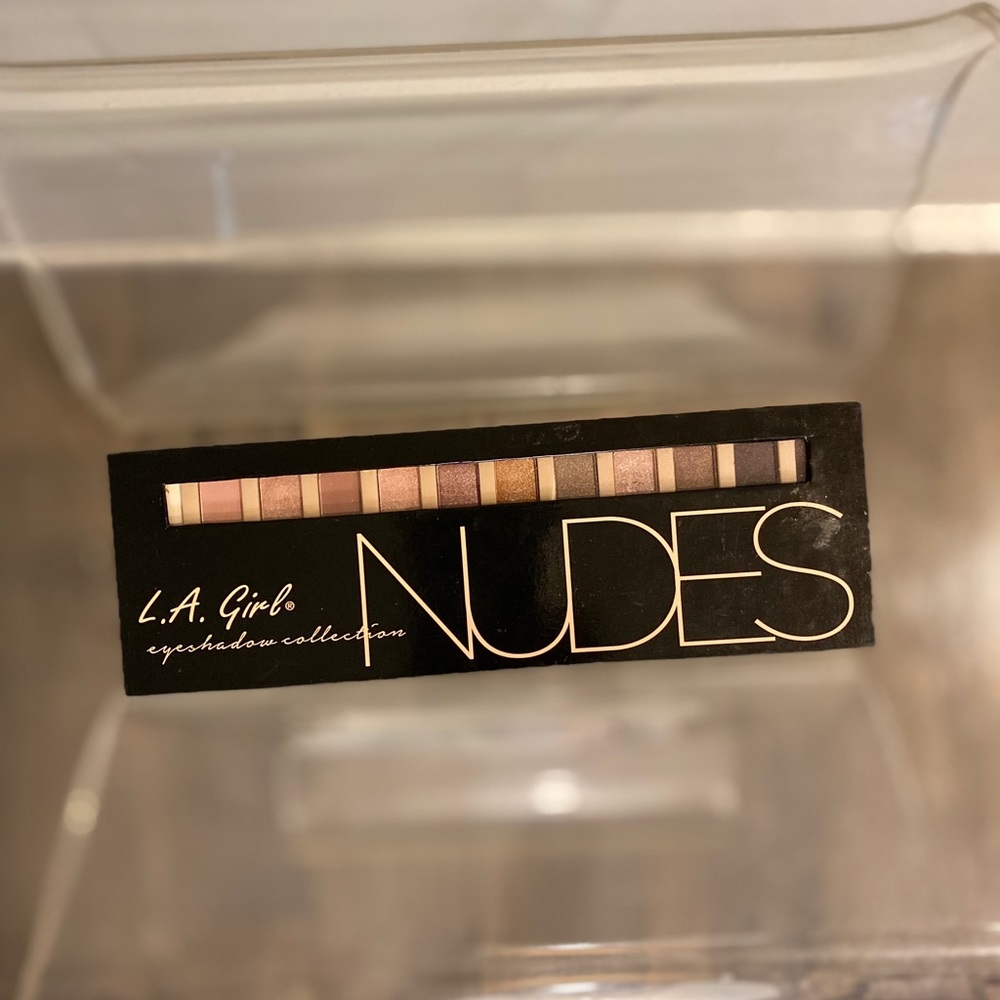 LA Girl NUDES eyeshadow